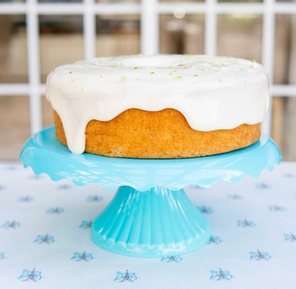 BOLO-DE-LIMAO-COM-COBERTURA